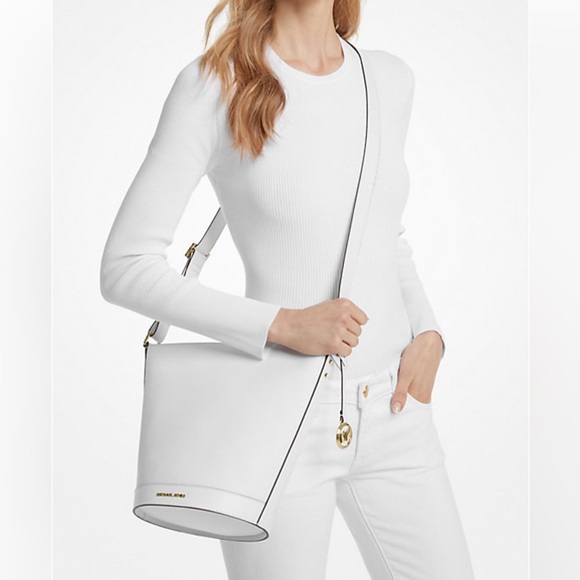 Michael Kors Handbags - Michael Kors Townsend Medium Pebbled Leather Messenger Bag BNWT & Dust Bag!